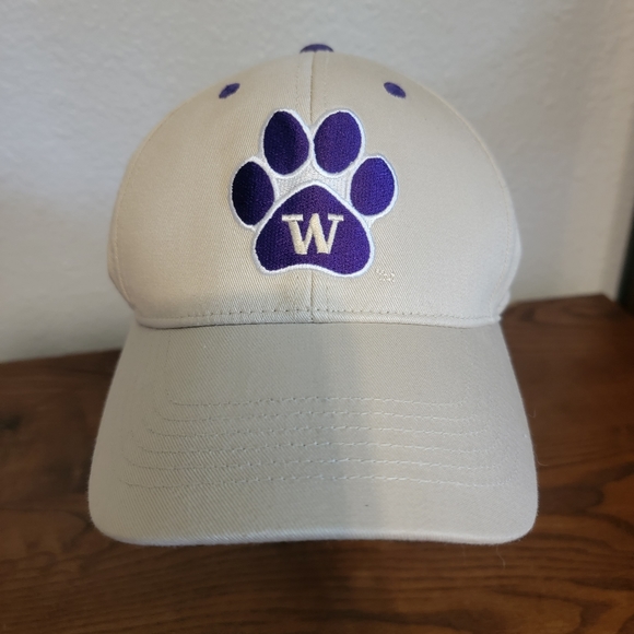 UW Huskies Baseball Hat New - Picture 5 of 5